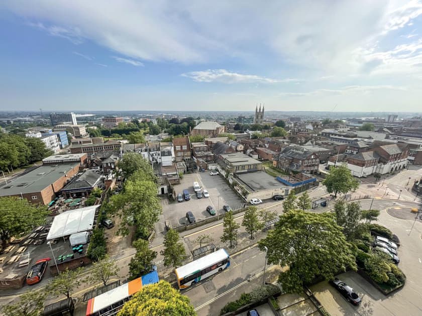 View | Penthouse - Bellaire Stays, Ashford