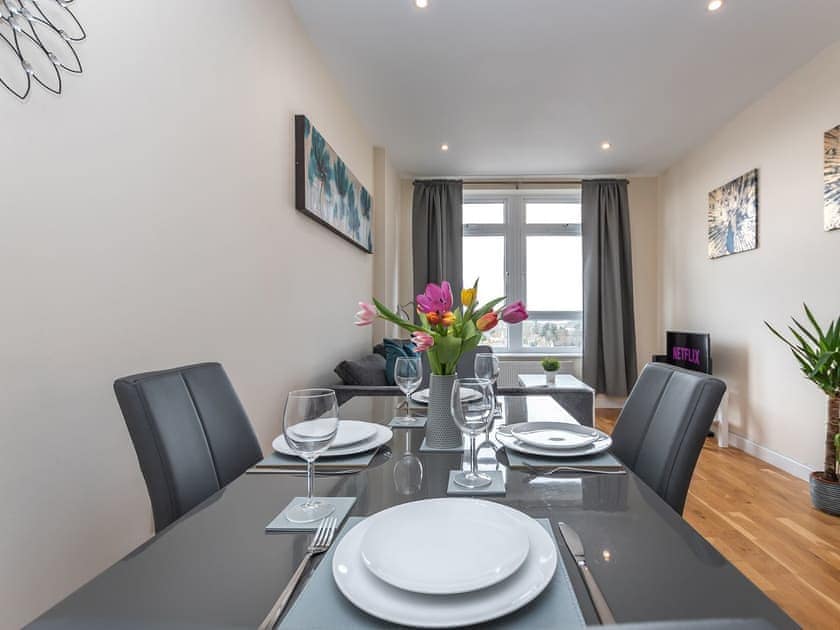 Dining Area | Panorama - Bellaire Stays, Ashford
