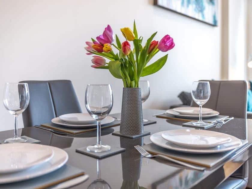 Dining Area | Panorama - Bellaire Stays, Ashford