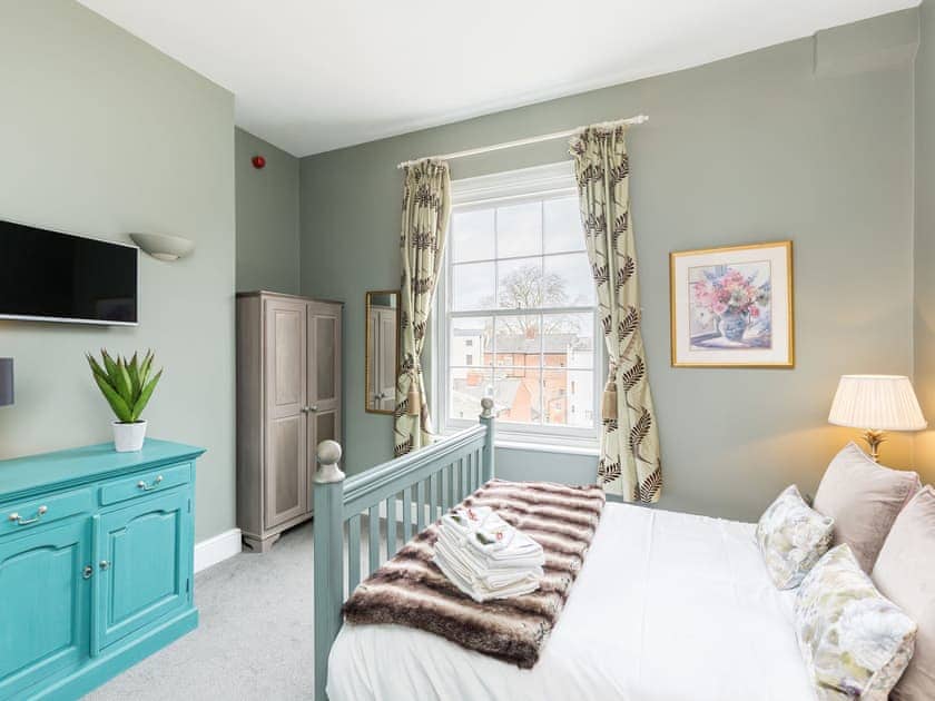 Double bedroom | Apartment 15 - The Judges Lodgings, Gloucester