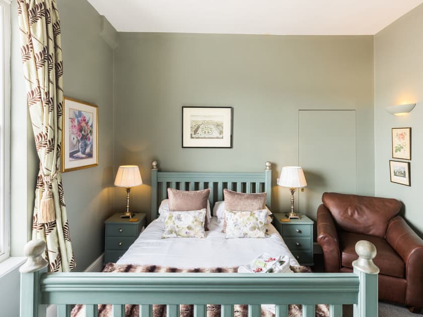 Double bedroom | Apartment 15 - The Judges Lodgings, Gloucester