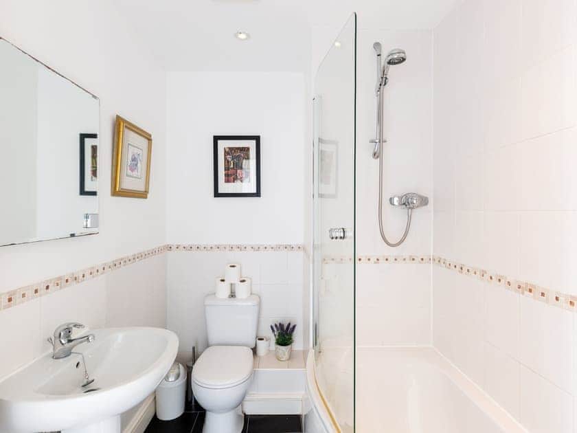 Shower room | Apartment 15 - The Judges Lodgings, Gloucester