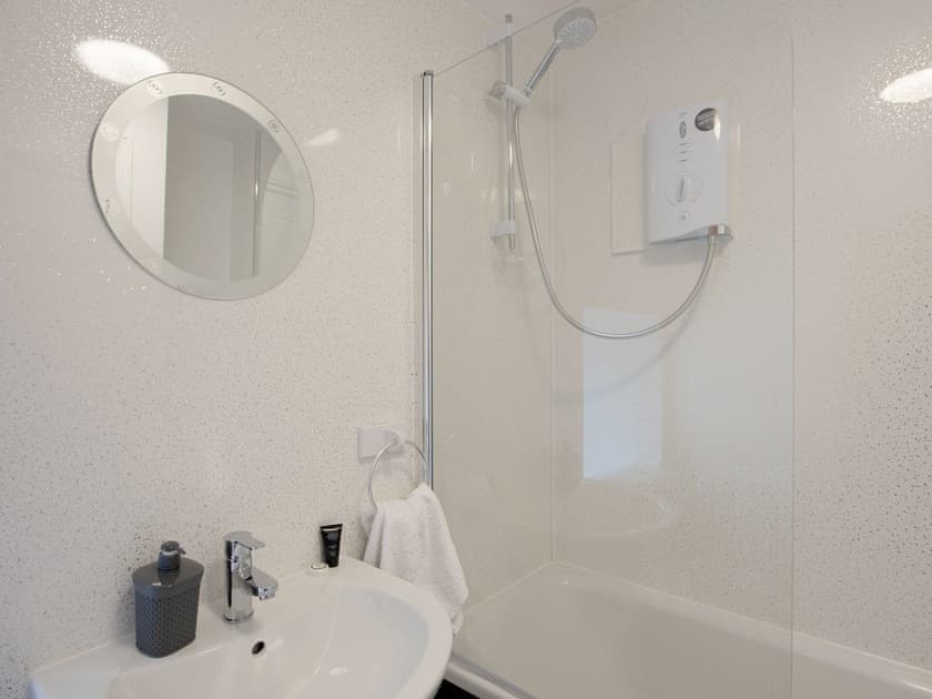 Bathroom | Y Bwthyn, Llanrhystud