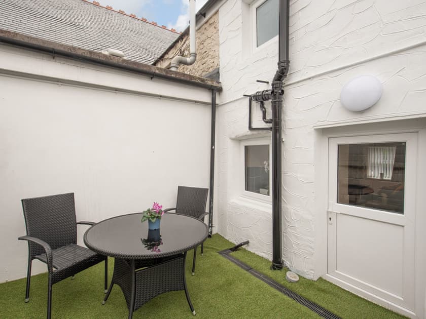 Outdoor area | Y Bwthyn, Llanrhystud