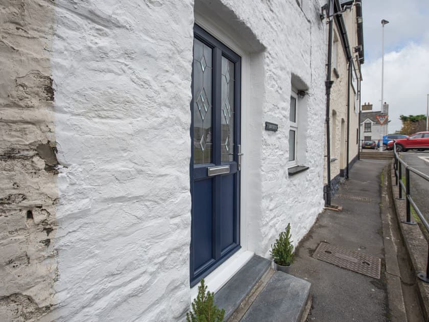 Exterior | Y Bwthyn, Llanrhystud