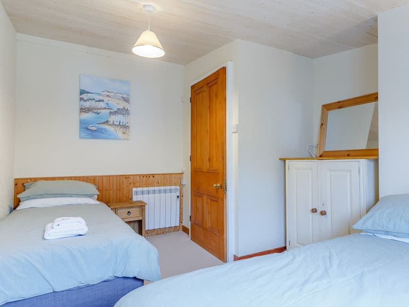 Twin bedroom | Fisherman’s Bothy, Mevagissey