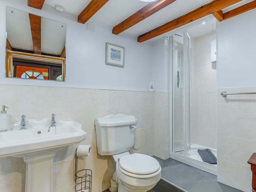 Bathroom | Fisherman’s Bothy, Mevagissey