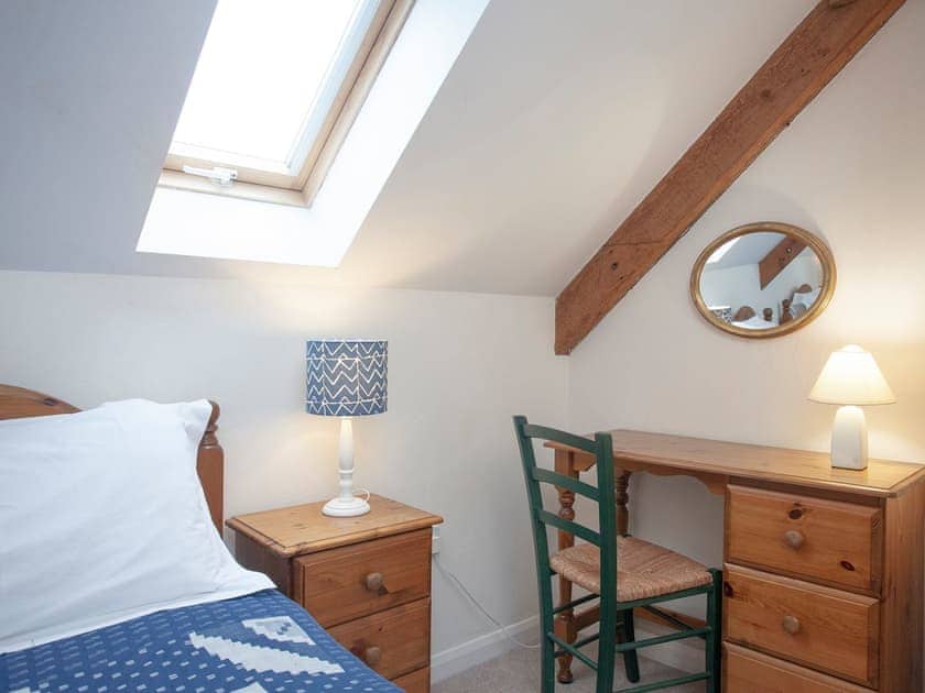 Twin bedroom | The Roundhouse - Higher Tresmorn Cottages, Tresmorn, Bude