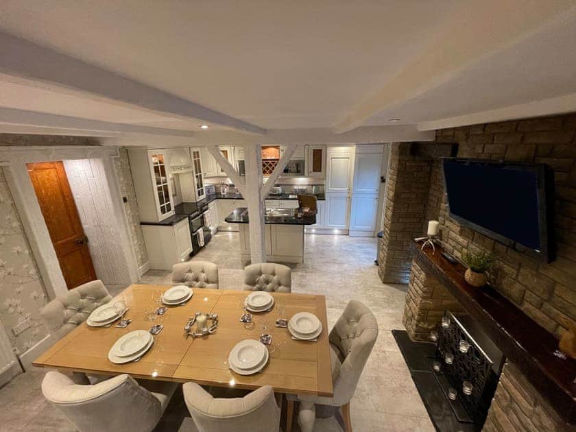 Dining Area | Tennox House - Tennox Farm, Kilbirnie