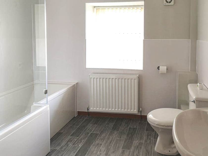 Bathroom | Seacrest Cottage - Bron Y Wendon Holiday Park, Llanddulas, near Llandudno