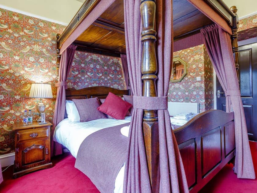 Four Poster bedroom | Craigendarroch House, Ballater