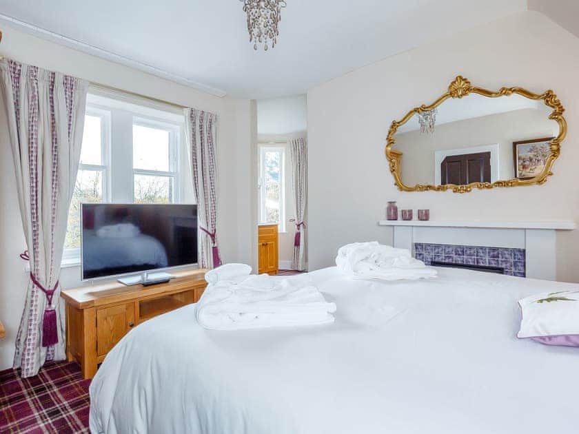 Double bedroom | Craigendarroch House, Ballater