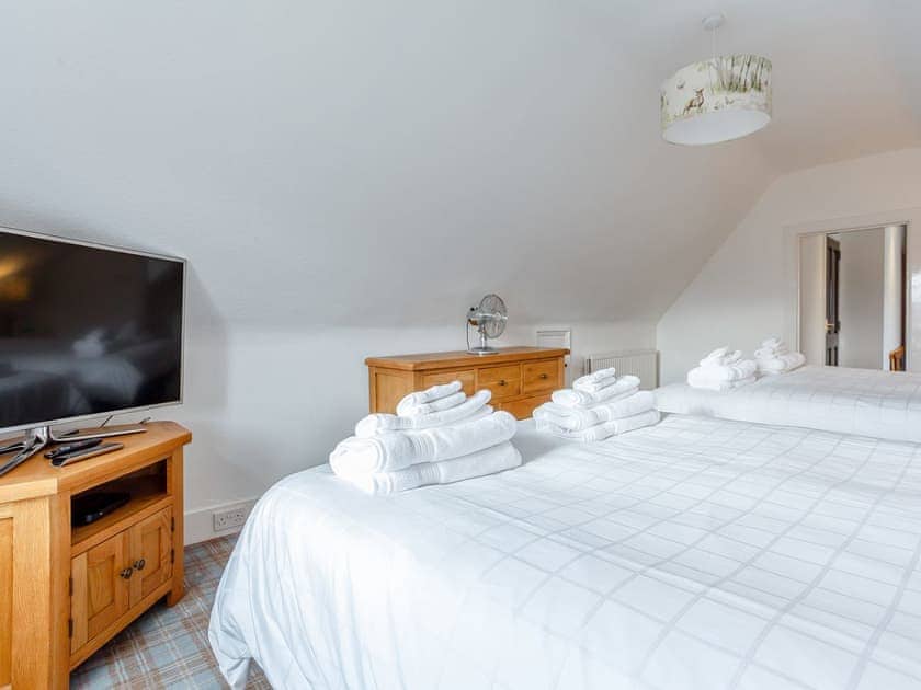 Twin bedroom | Craigendarroch House, Ballater