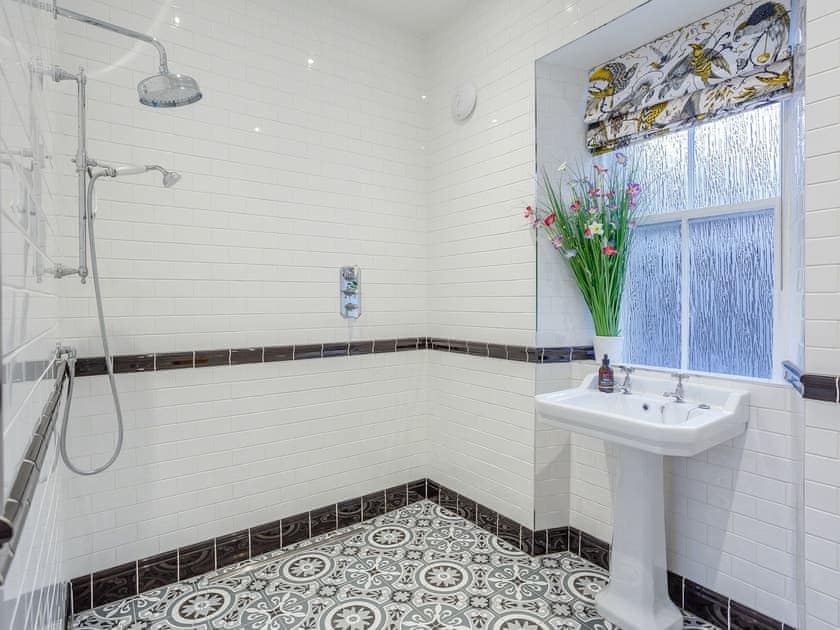 Shower room | Craigendarroch House, Ballater