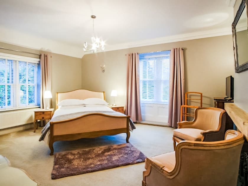 Double bedroom | Blashford Manor Farm House, Ringwood
