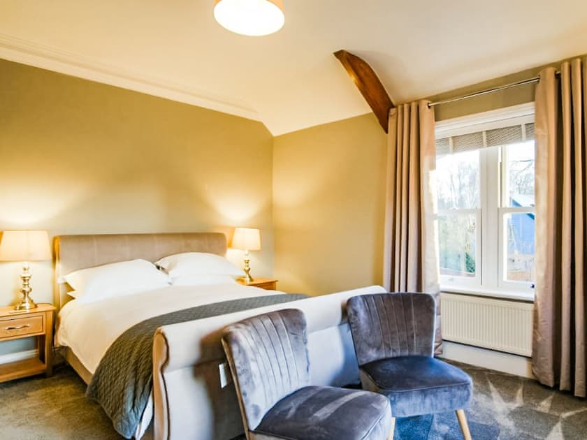 Double bedroom | Blashford Manor Farm House, Ringwood