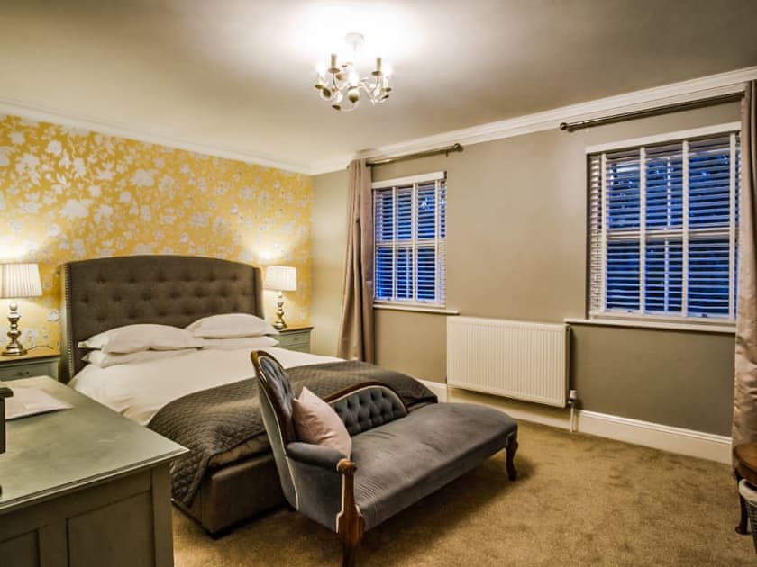 Double bedroom | Blashford Manor Farm House, Ringwood