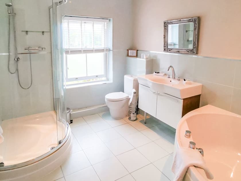 Bathroom | Blashford Manor Farm House, Ringwood