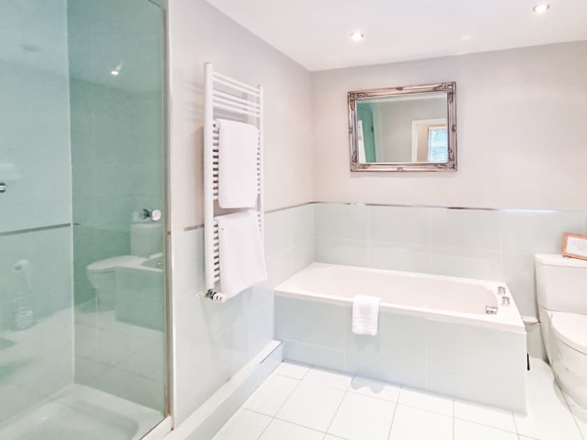 Bathroom | Blashford Manor Farm House, Ringwood