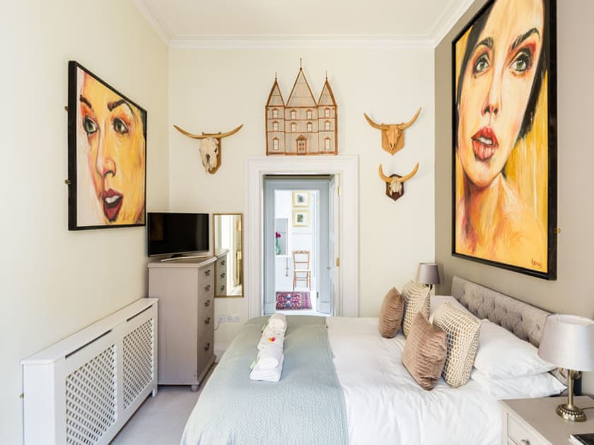 Double bedroom | Apartment 8 - The Judges Lodgings, Gloucester