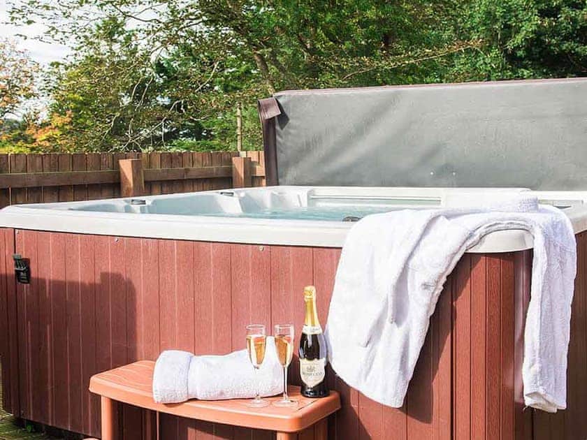 Hot tub | The Granary - Rossie Ochil Estate, Forgandenny