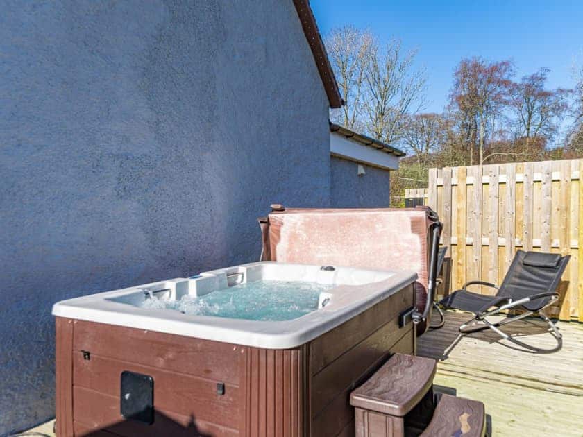 Hot tub | Gardener’s Cottage - Drumfork Estate, Glenshee
