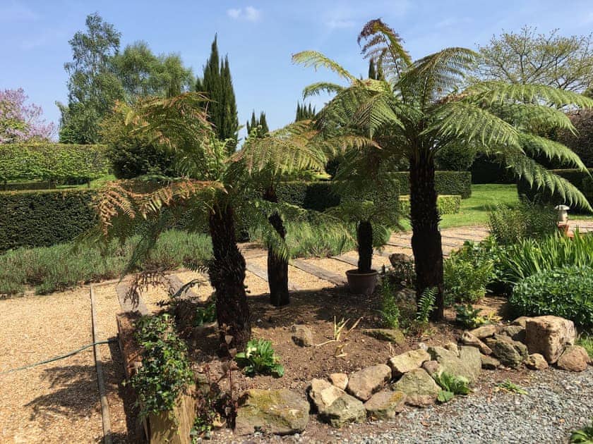 Garden and grounds | The Hen House, Goodwood