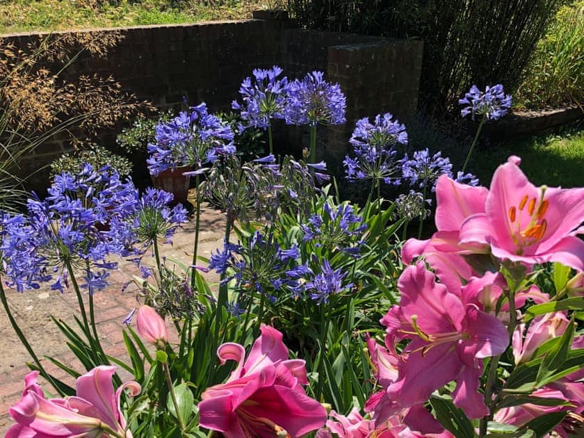 Garden and grounds | The Hen House, Goodwood