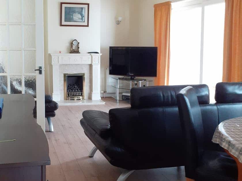 Living room/dining room | Silver Way, Highcliffe, near Christchurch