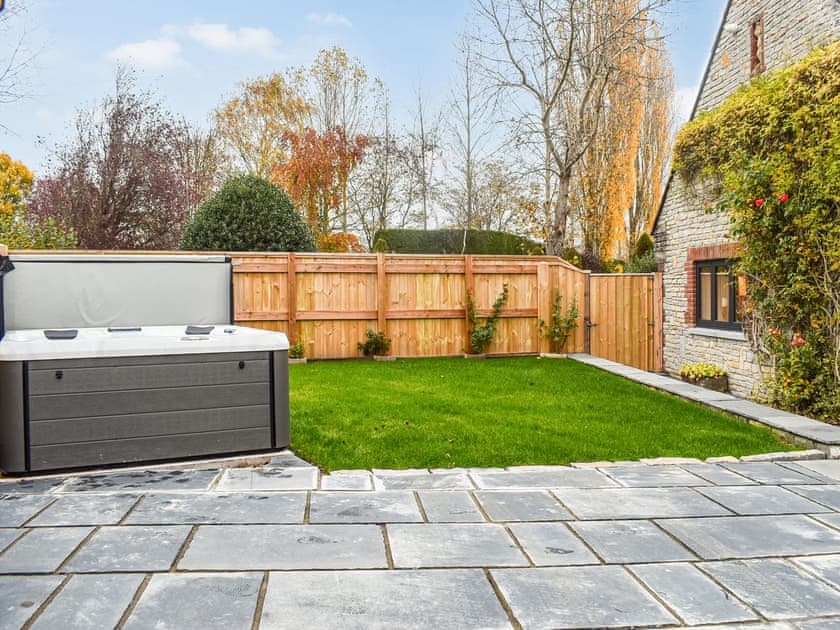 Hot tub | Stags Cottage, Babcary