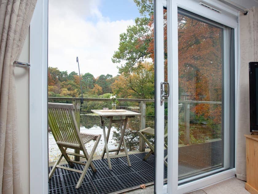 Living area | Over Lake Apartment - Indio Lake, Bovey Tracey