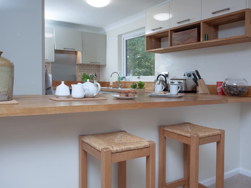 Kitchen | Over Lake Apartment - Indio Lake, Bovey Tracey
