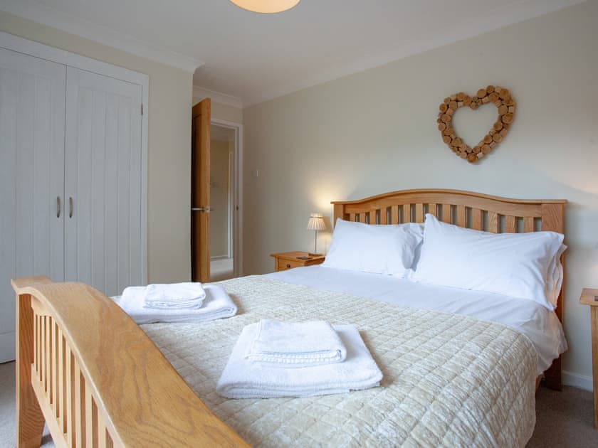 Double bedroom | Over Lake Apartment - Indio Lake, Bovey Tracey
