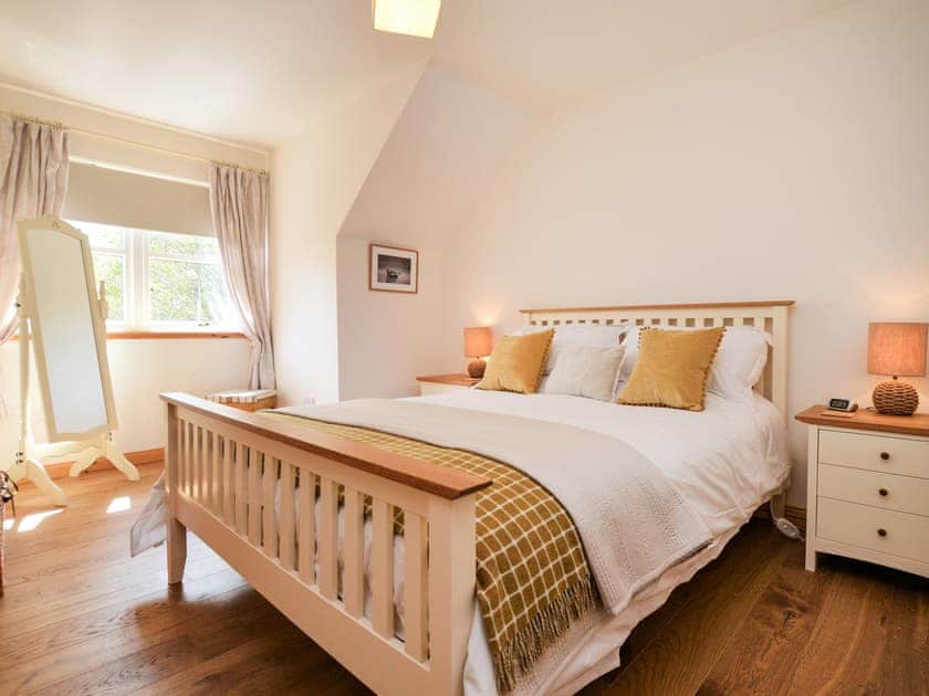 Double bedroom | High Beach Cottage, Kames