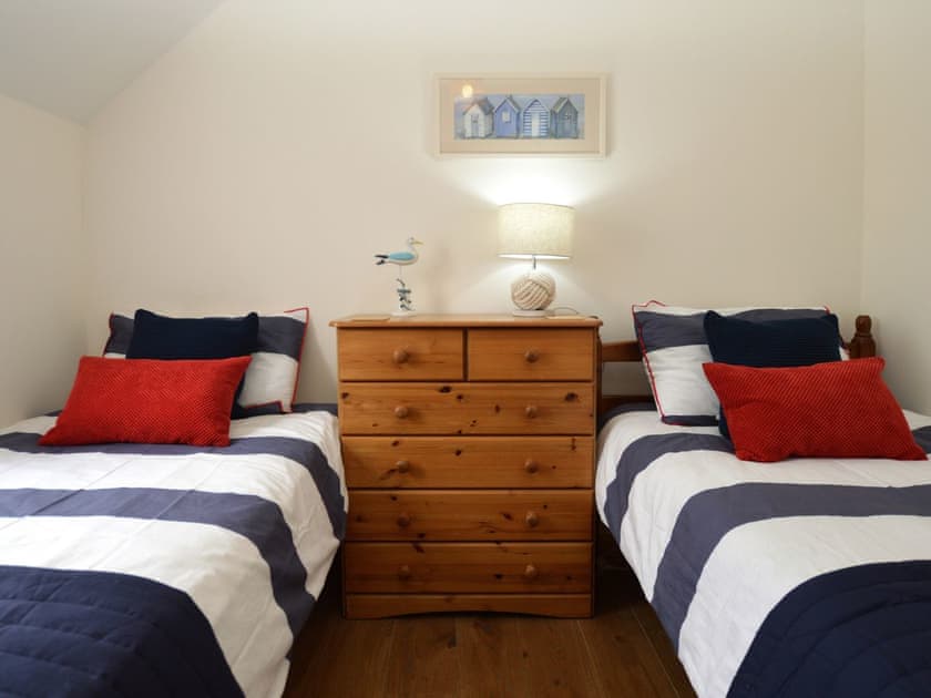 Twin bedroom | High Beach Cottage, Kames