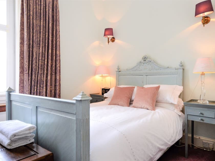 Double bedroom | Kimberley Apartment, Dunoon