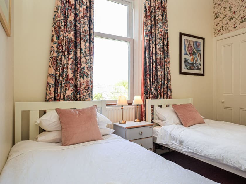 Twin bedroom | Kimberley Apartment, Dunoon