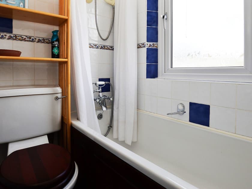 Bathroom | Kimberley Apartment, Dunoon