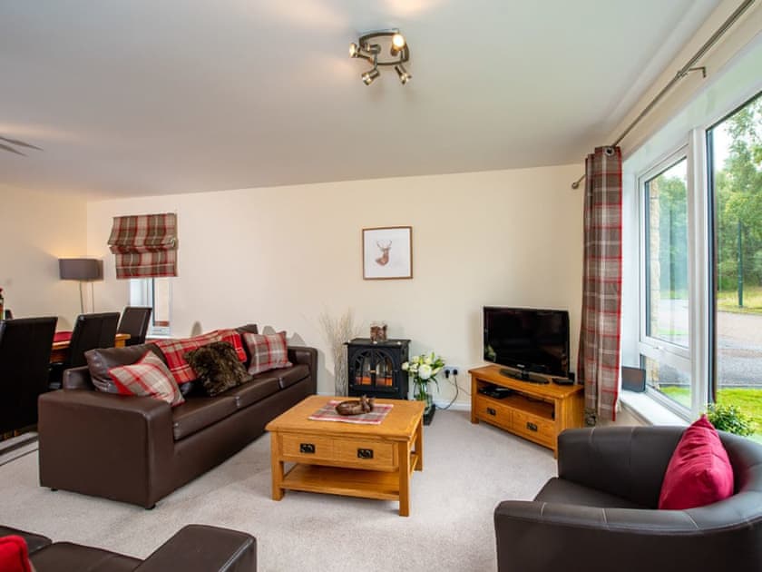Living room/dining room | Birchwood Cottage, Aviemore