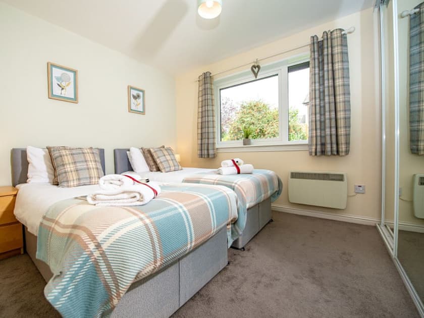 Twin bedroom | Birchwood Cottage, Aviemore
