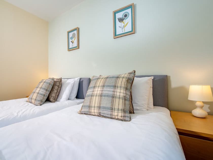 Twin bedroom | Birchwood Cottage, Aviemore