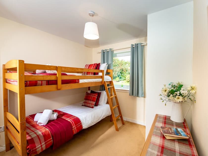 Bunk bedroom | Birchwood Cottage, Aviemore