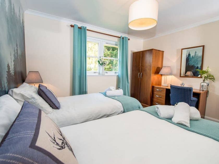 Twin bedroom | The Cairngorm - Silverglades Holiday Homes, Aviemore