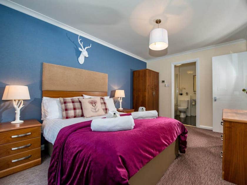 Double bedroom | The Cairngorm - Silverglades Holiday Homes, Aviemore