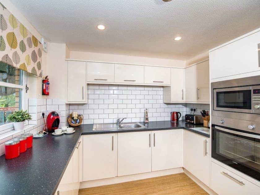Kitchen | Dalmore - Silverglades Holiday Homes, Aviemore