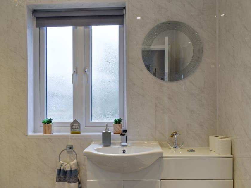 En-suite | The Lily Pad, Near Padstow