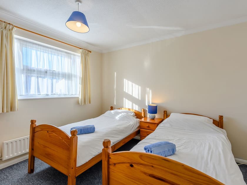 Twin bedroom | Leeward Cottage, Wells-next-the-Sea, Norfolk