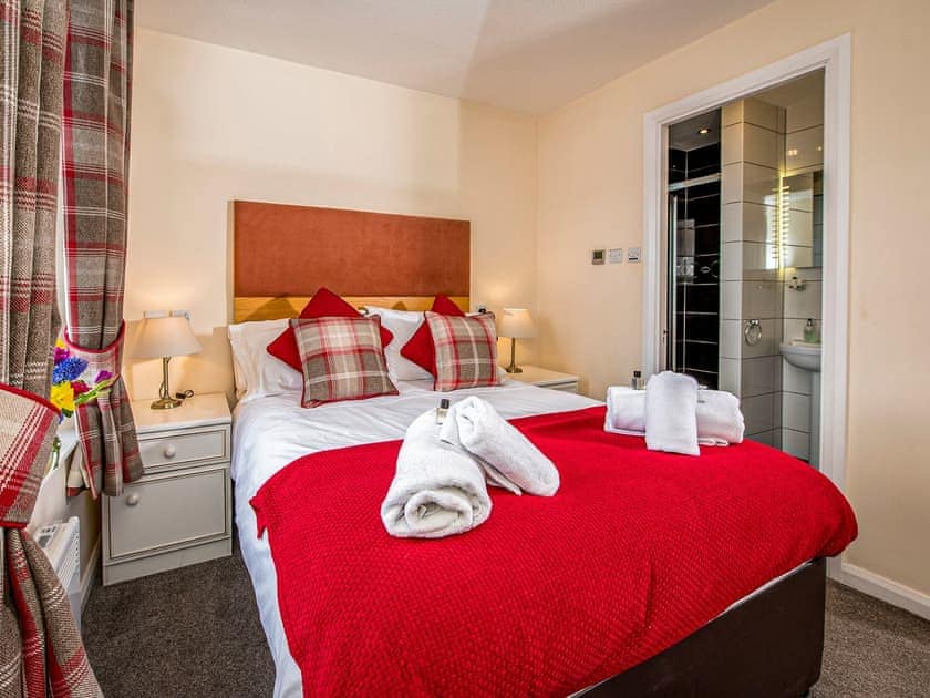 Double bedroom | Ptarmigan - Silverglades Holiday Homes, Aviemore
