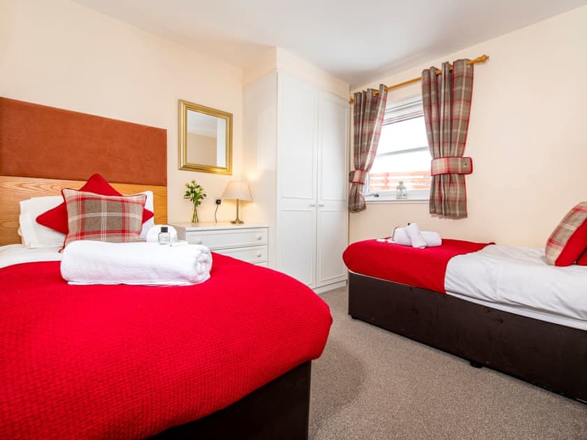 Twin bedroom | Ptarmigan - Silverglades Holiday Homes, Aviemore
