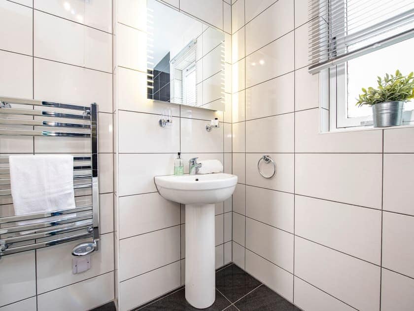 Bathroom | Ptarmigan - Silverglades Holiday Homes, Aviemore
